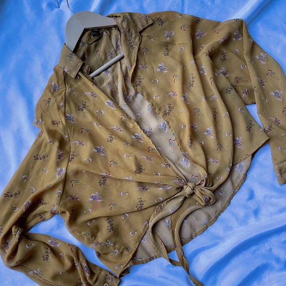 Top - Picture 3 of 3